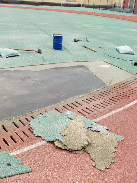 琼海球场翻新维修补、球场翻新修补改造