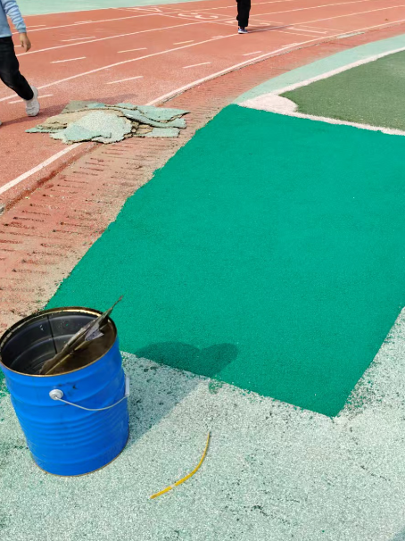 琼海球场翻新修补改造专项服务介绍